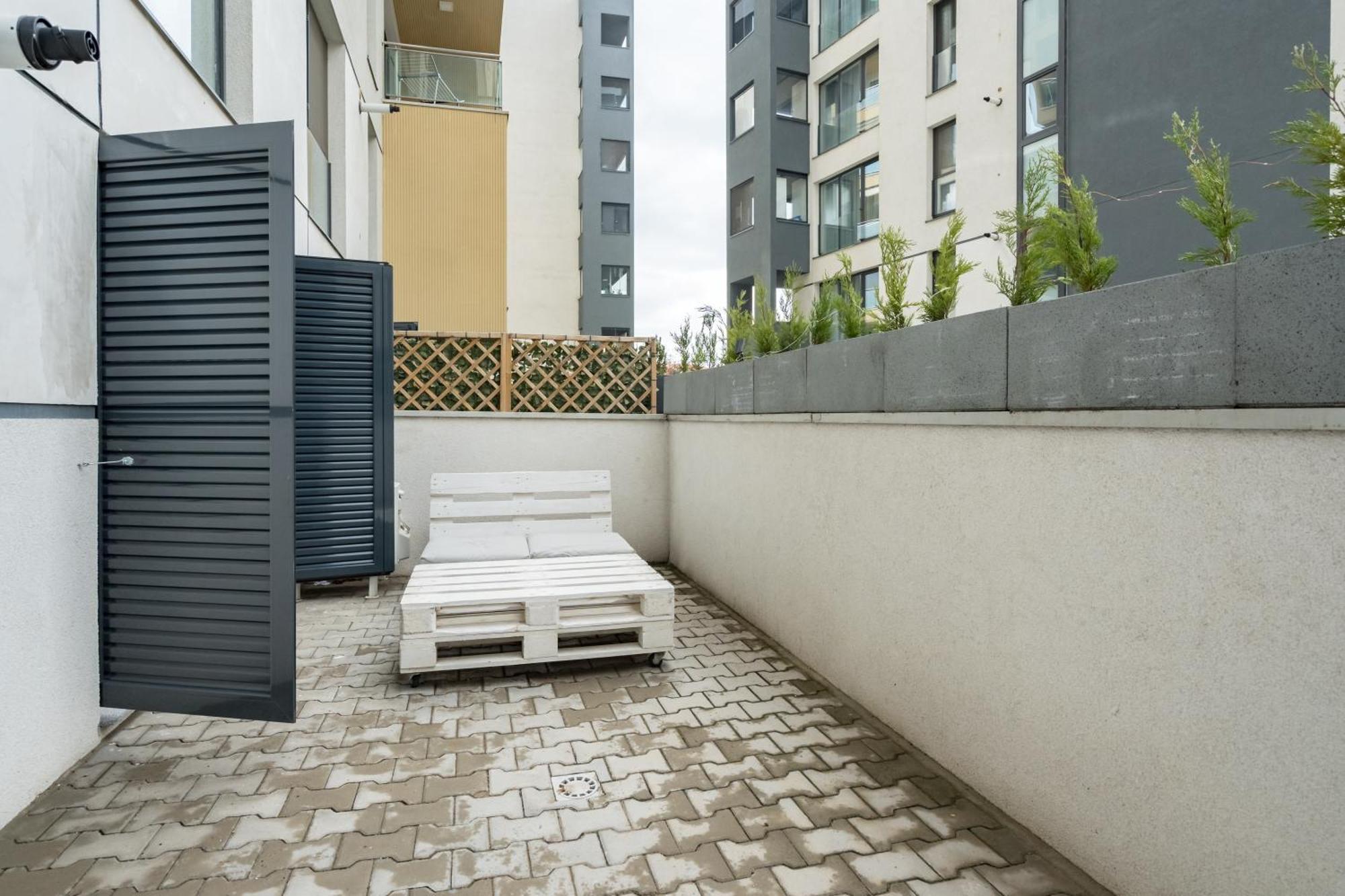 Papini'S Apartment -Apartment With Big Terrace ブカレスト エクステリア 写真